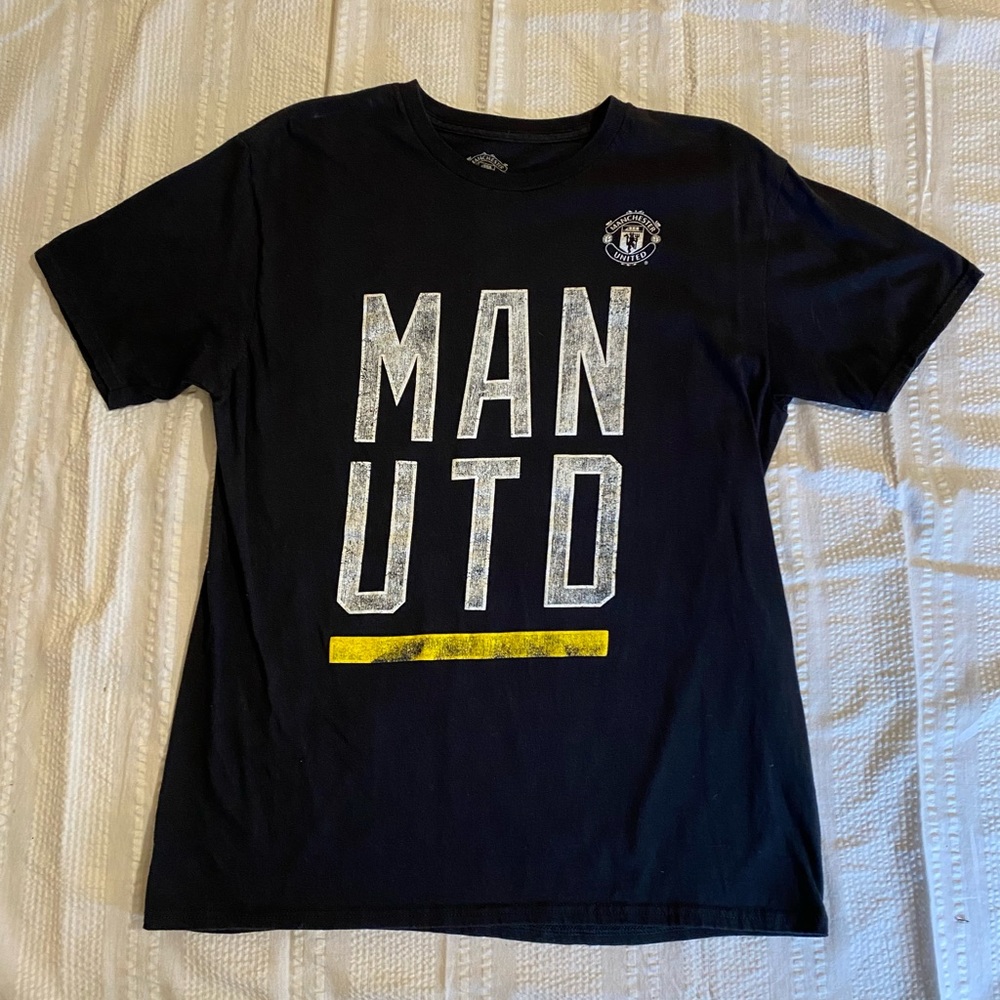 Manchester United black t-shirt size large